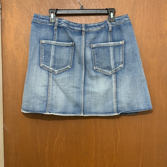 Button up jean skirt - Picture 2 of 3
